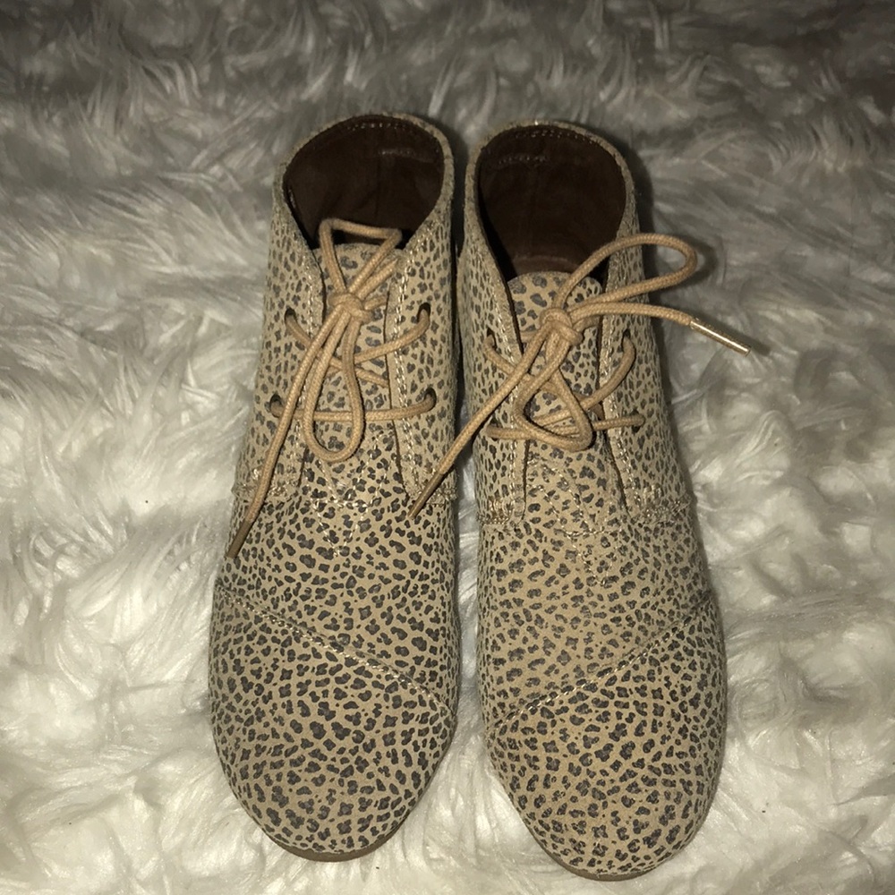 Toms cheetah wedge shoe